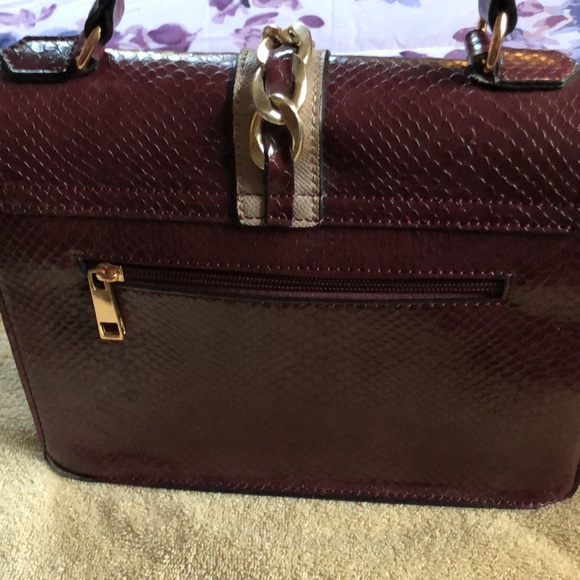 Also purse grease uses condition very clean. Next item 👜👜👜 - Picture 3 of 5